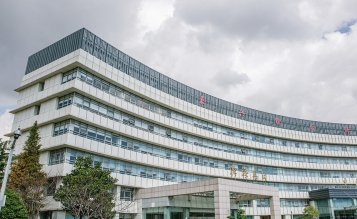 嘉興綜合保稅區(qū)興業(yè)路東側(cè)、大橋港南側(cè)、東巡邏通道西側(cè)、區(qū)和路北側(cè)。