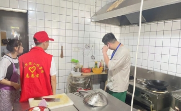 華信志愿服務(wù)隊，用行動書寫文明城市新篇章